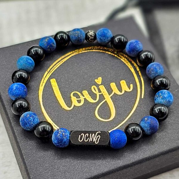 Náramok BLOCK z minerálov obsidian a lapis lazuli s komponentom z chirurgickej ocele s možnostou gravírovania na 4 strany.