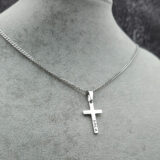 Strieborný retiazkový náhrdelník CROSS s krížikom s chirurgickej ocele.